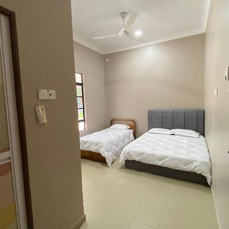 Sasuka Guesthouse Marang Exterior foto