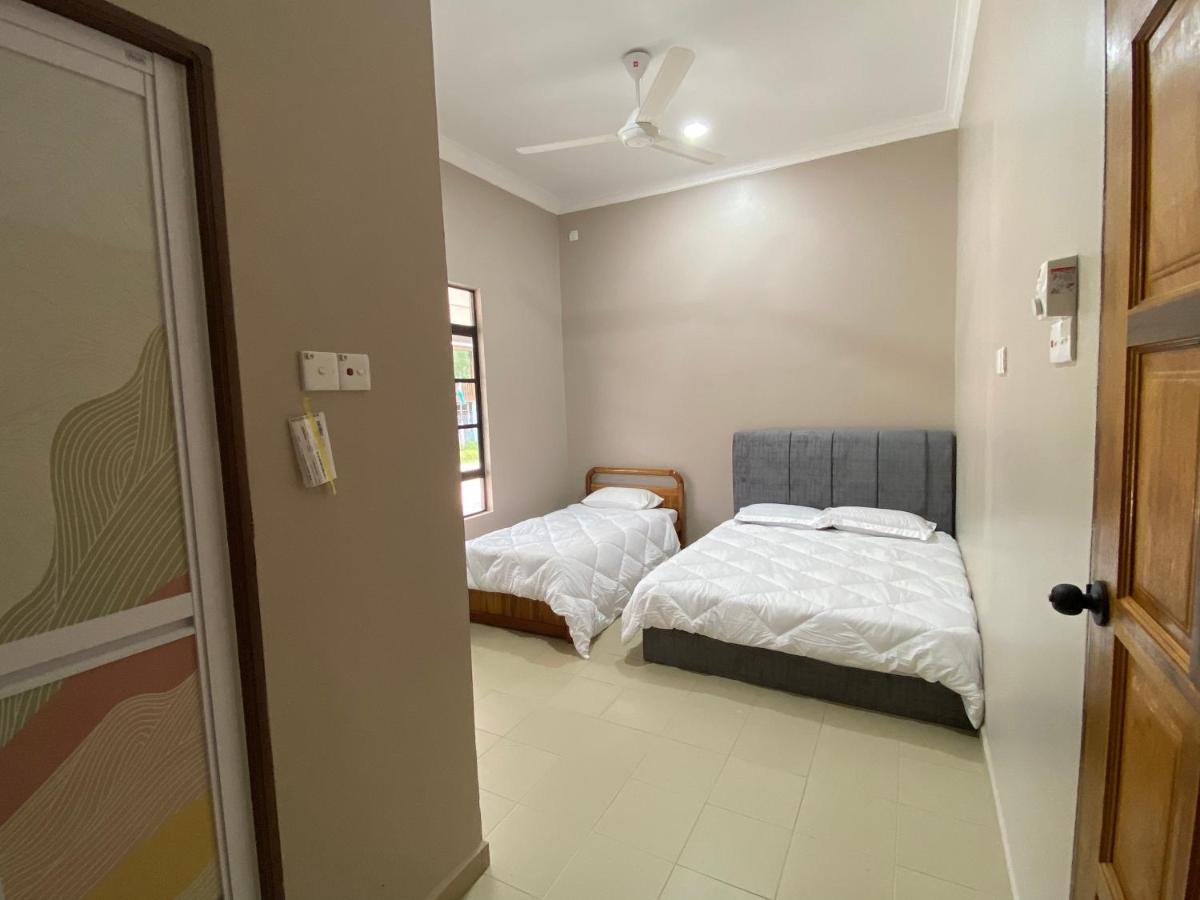 Sasuka Guesthouse Marang Exterior foto