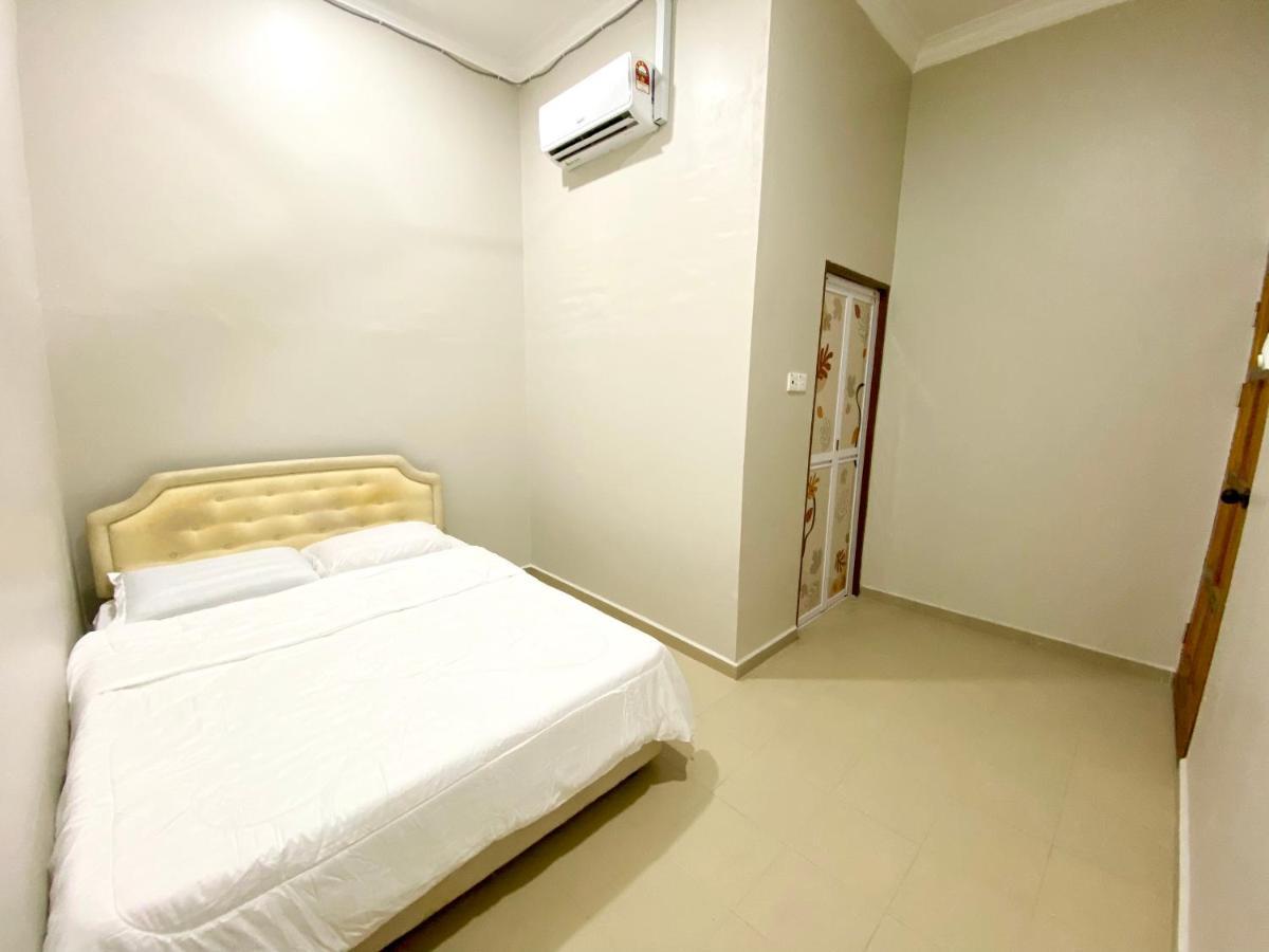 Sasuka Guesthouse Marang Exterior foto