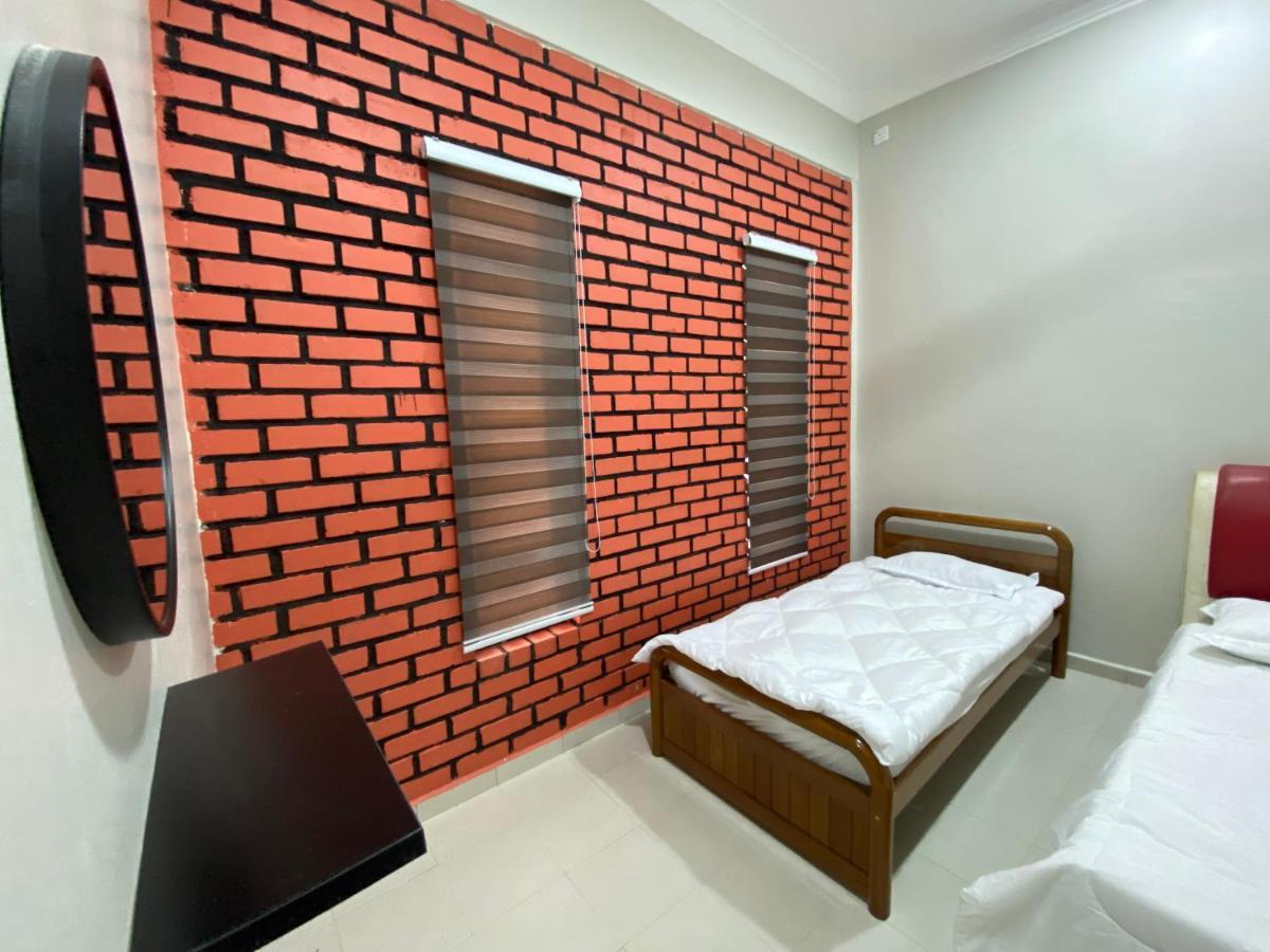 Sasuka Guesthouse Marang Exterior foto