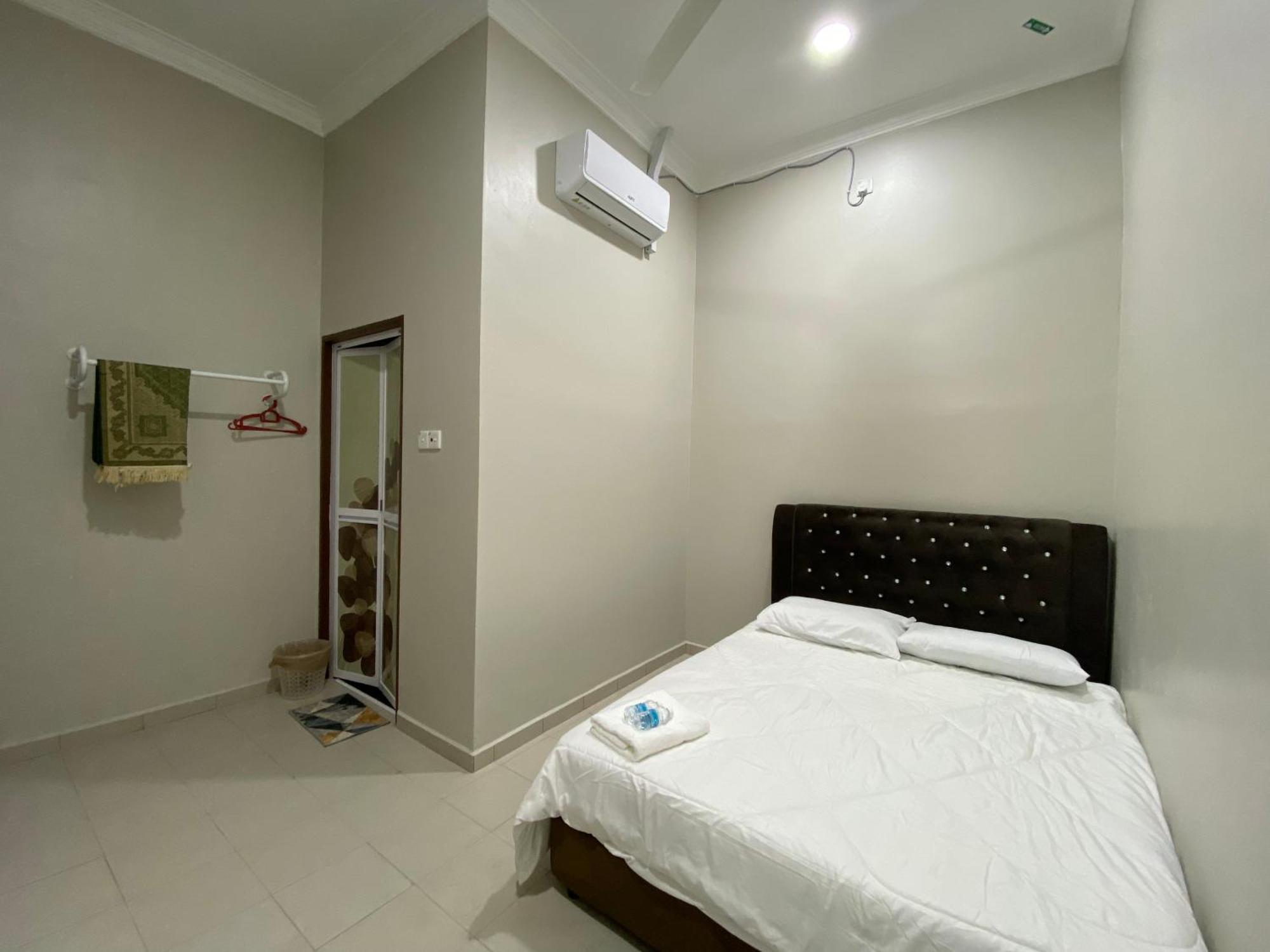 Sasuka Guesthouse Marang Exterior foto