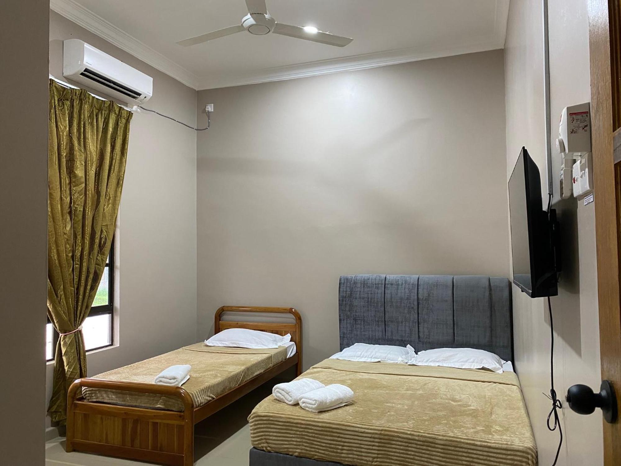 Sasuka Guesthouse Marang Exterior foto